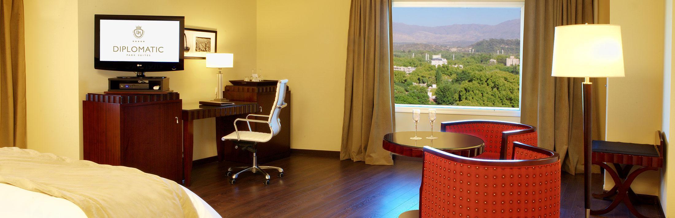 فندق ديبلوماتيك ميندوزا المظهر الخارجي الصورة A room at the hotel